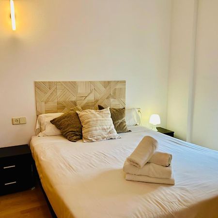Apartaments Ample Port Marina Palamos Bagian luar foto