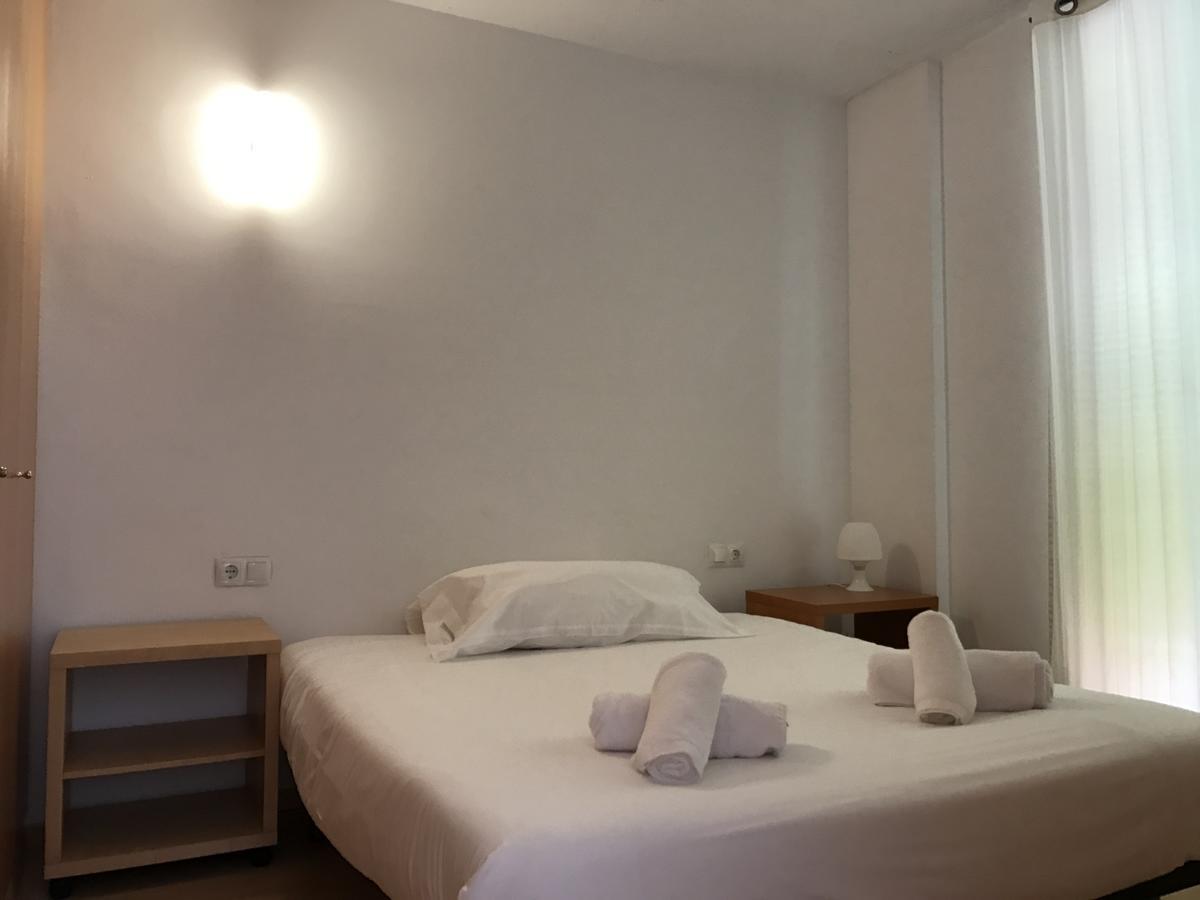 Apartaments Ample Port Marina Palamos Bagian luar foto